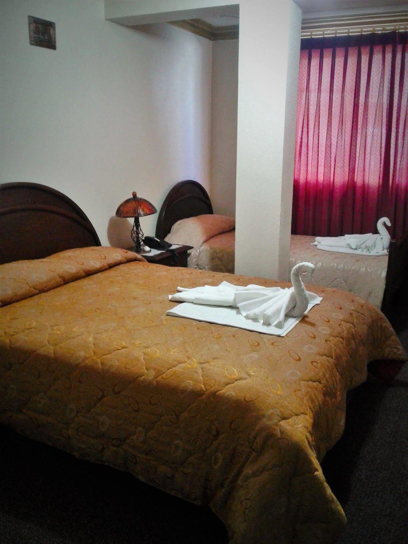 Hotel Alexander La Paz Buitenkant foto